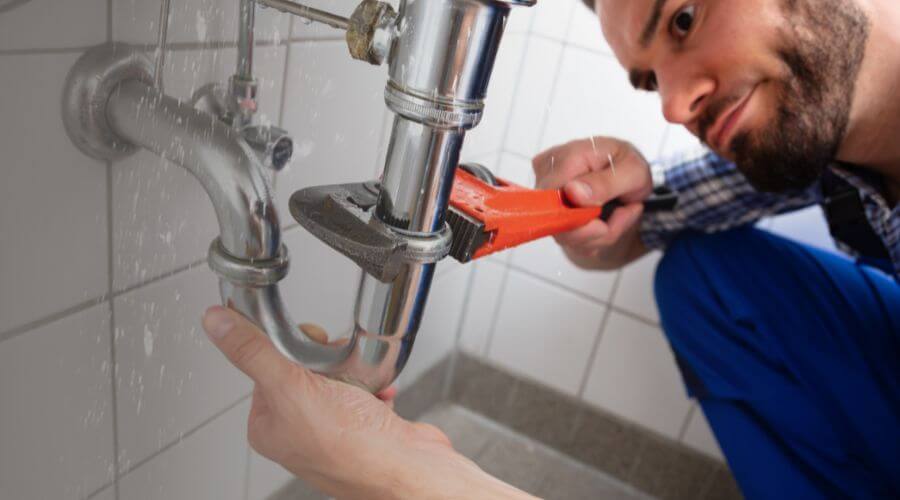 Expert burst pipe repair services in Elmer, OK